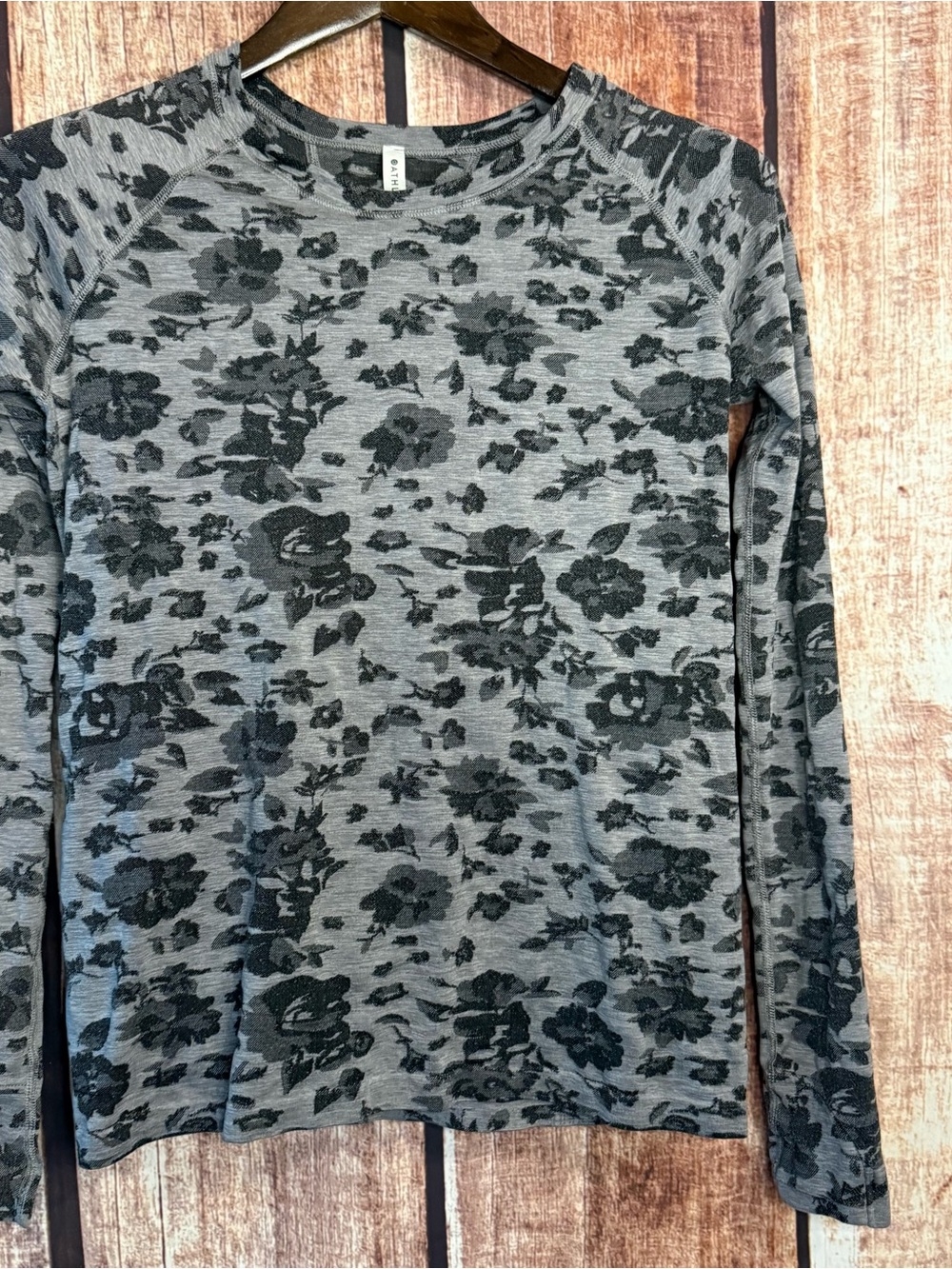 Athleta Gray Floral Print Long-Sleeve Tee
